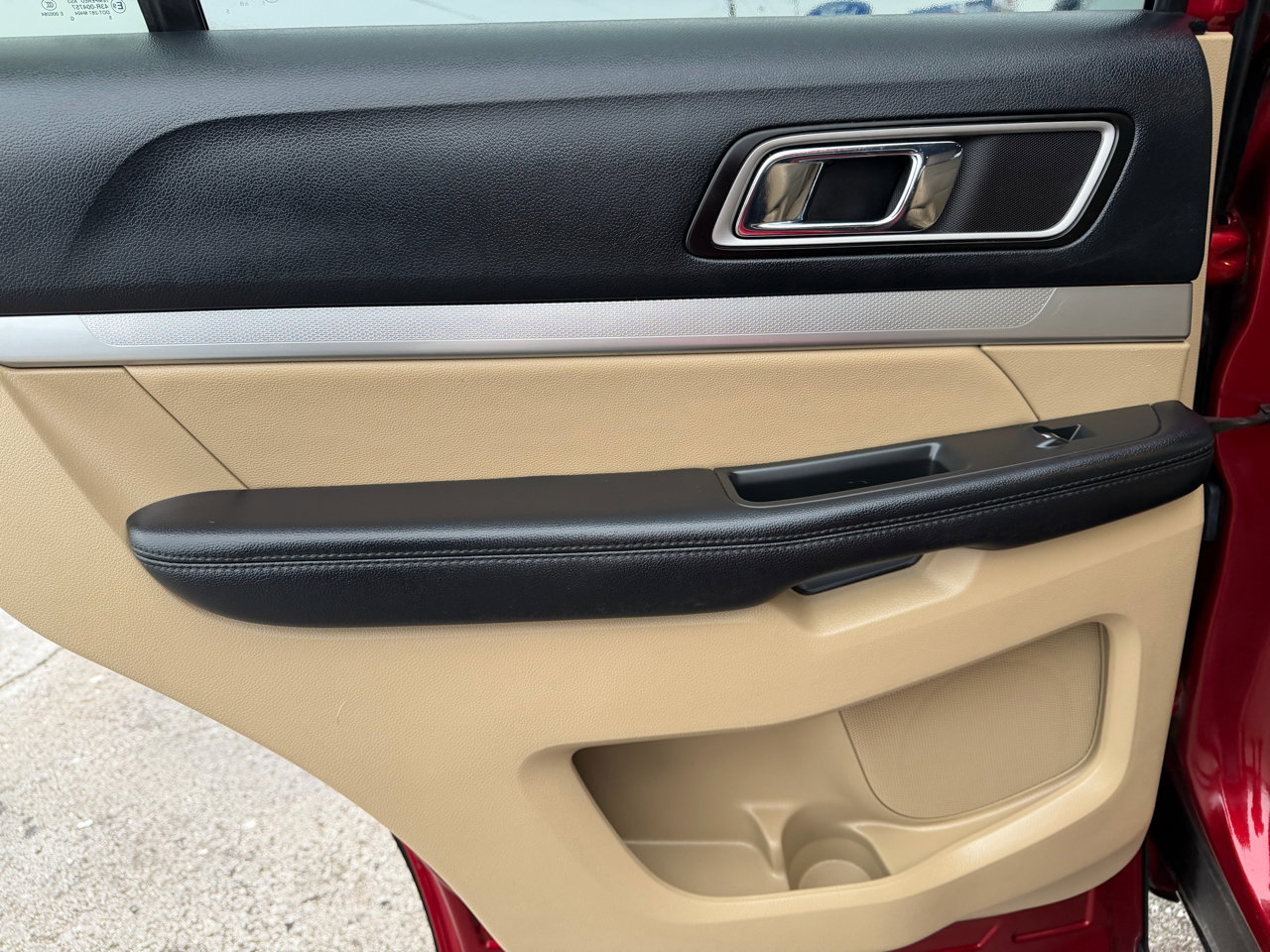 Used 2016 Ford Explorer XLT w/ Equipment Group 202A image 33