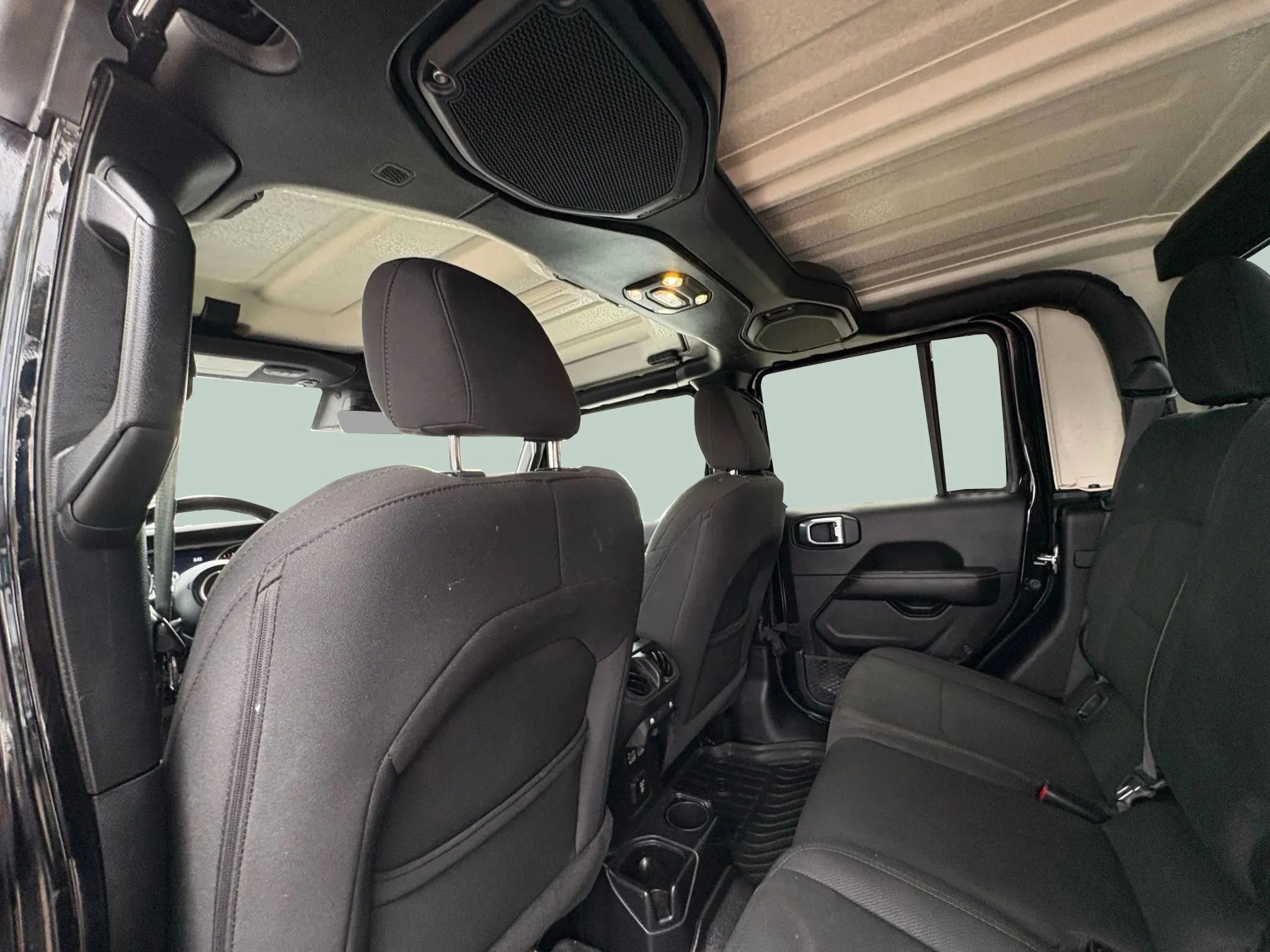 Used 2020 Jeep Gladiator Overland image 23