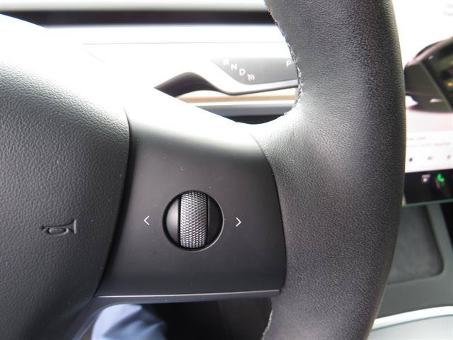 Used 2024 Tesla Model Y Performance AWD/4WD image 11