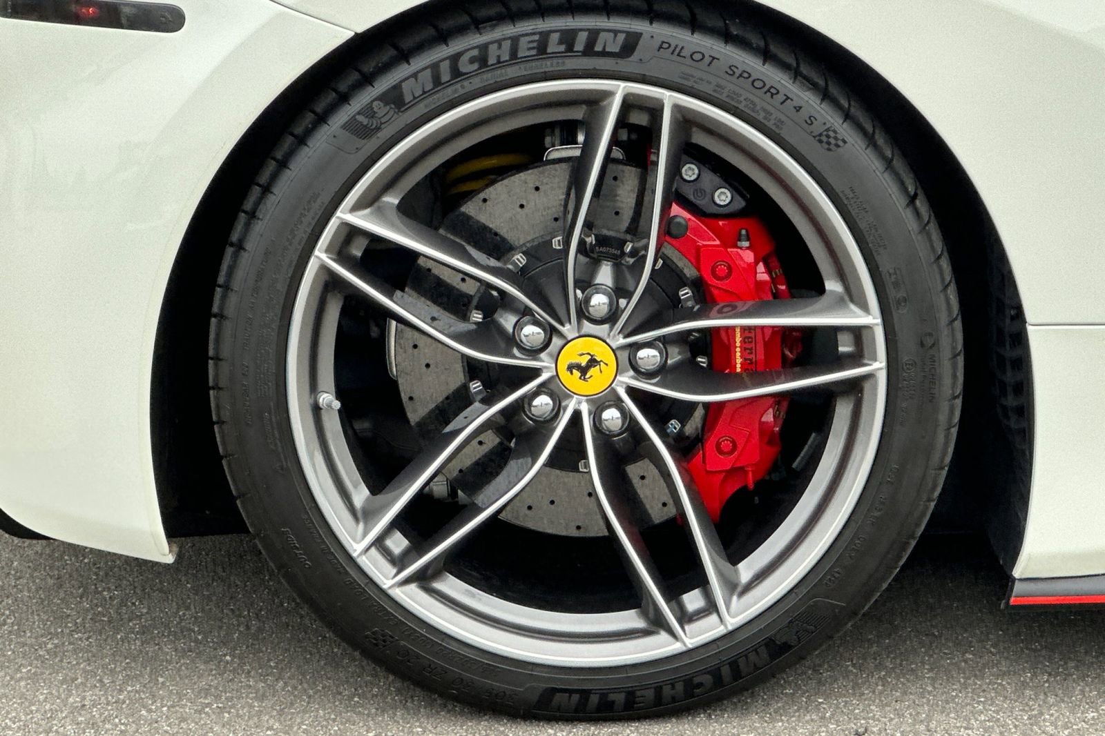 Used 2017 Ferrari 488 Spider image 42