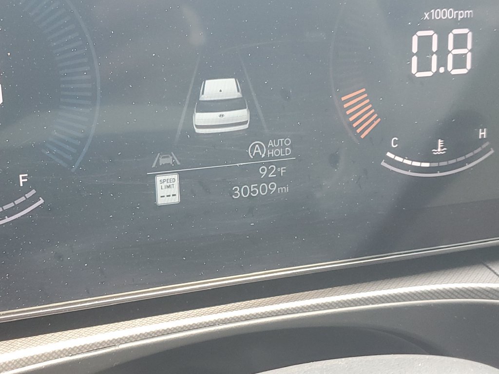 Used 2025 Hyundai Santa Fe SE FWD image 29