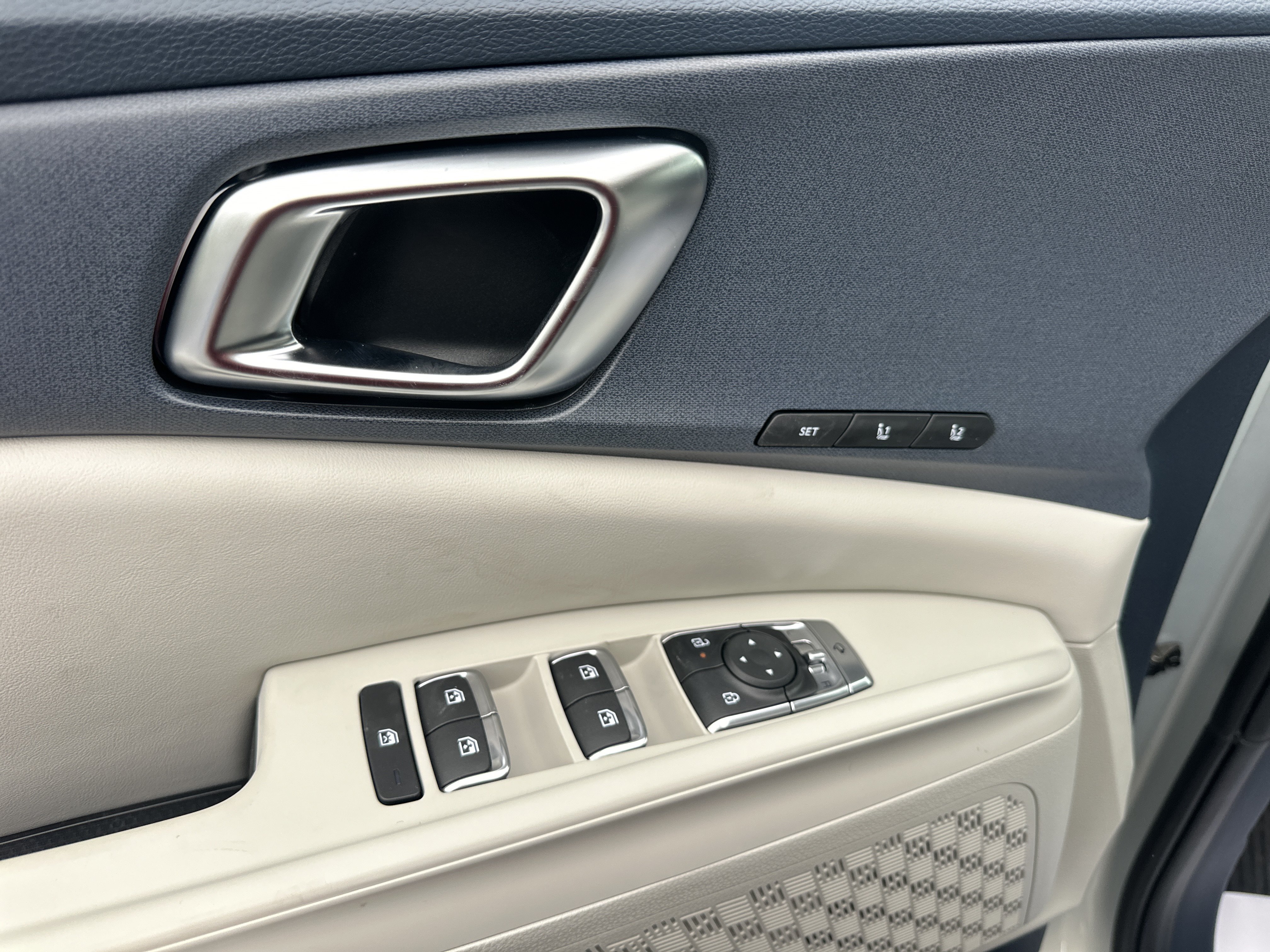 New 2026 Kia Carnival EX FWD image 27
