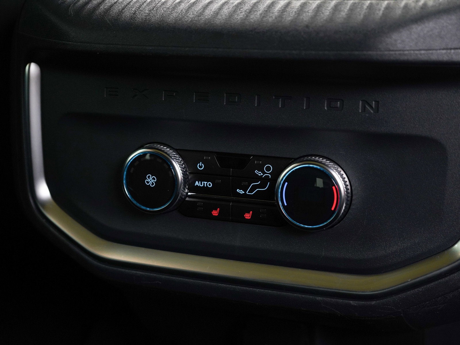 Used 2025 Ford Expedition Tremor AWD/4WD image 19