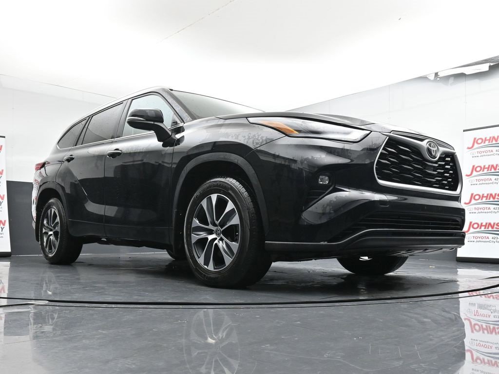 Used 2023 Toyota Highlander XLE image 40
