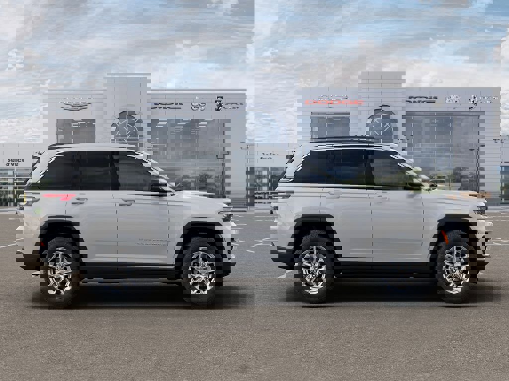 New 2026 Jeep Grand Cherokee Laredo image 21