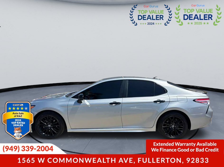 Used 2020 Toyota Camry SE w/ Carpet Mat Package FWD image 1