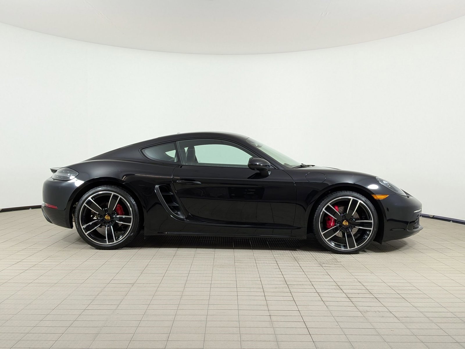 Certified 2025 Porsche 718 Cayman S RWD image 8