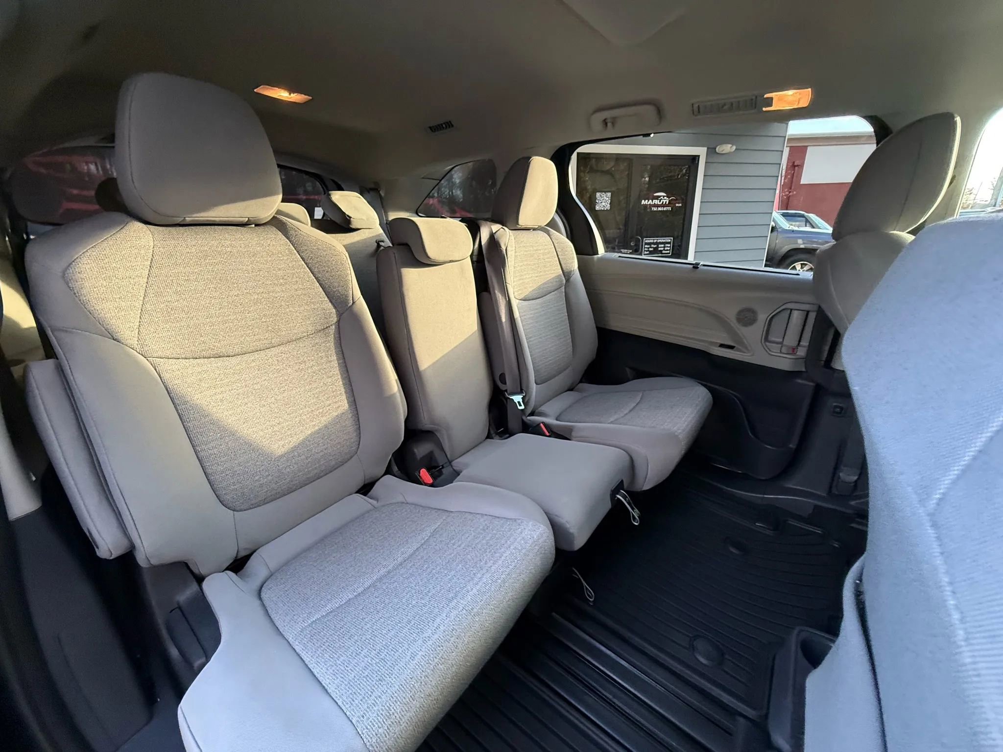 Used 2022 Toyota Sienna LE image 21