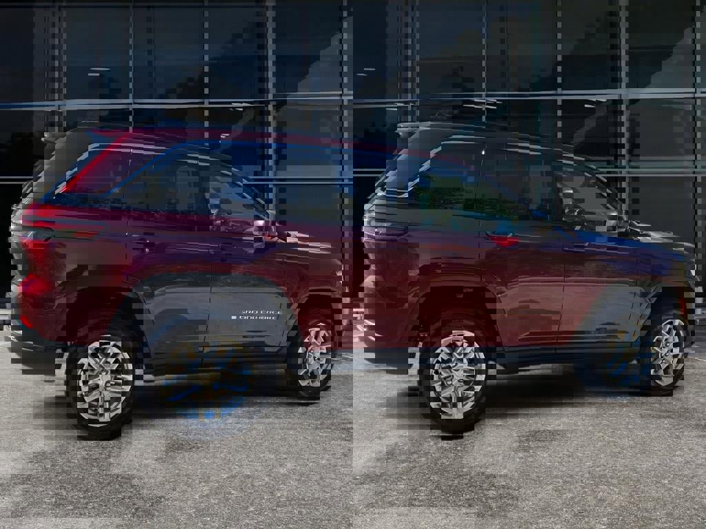 New 2025 Jeep Grand Cherokee Laredo X w/ Luxury Tech Group I image 8