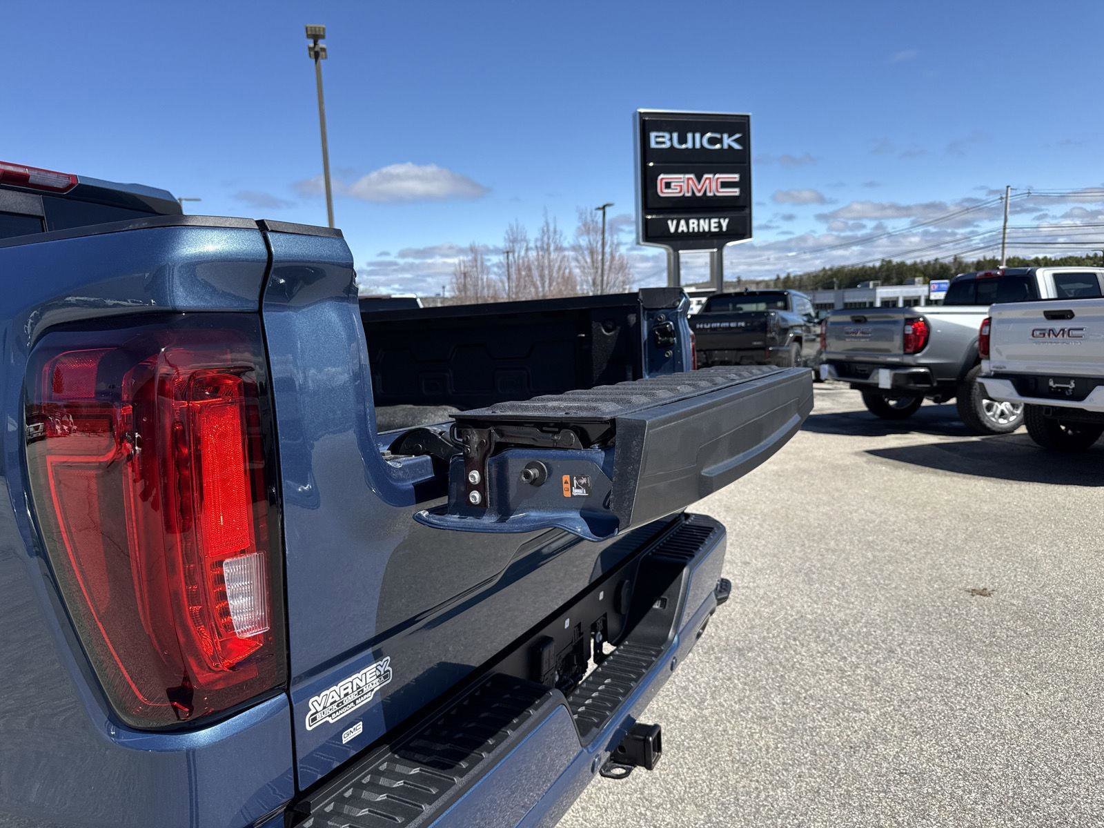 Used 2026 GMC Sierra 1500 Denali Ultimate AWD/4WD image 9