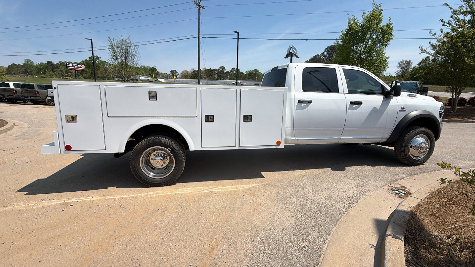 New 2026 RAM 4500 Tradesman w/ Chrome Appearance Group AWD/4WD image 7