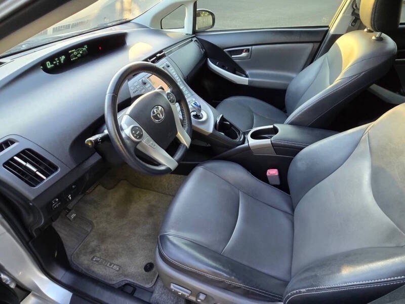Used 2012 Toyota Prius Four w/ Deluxe Solar Roof Pkg FWD image 11