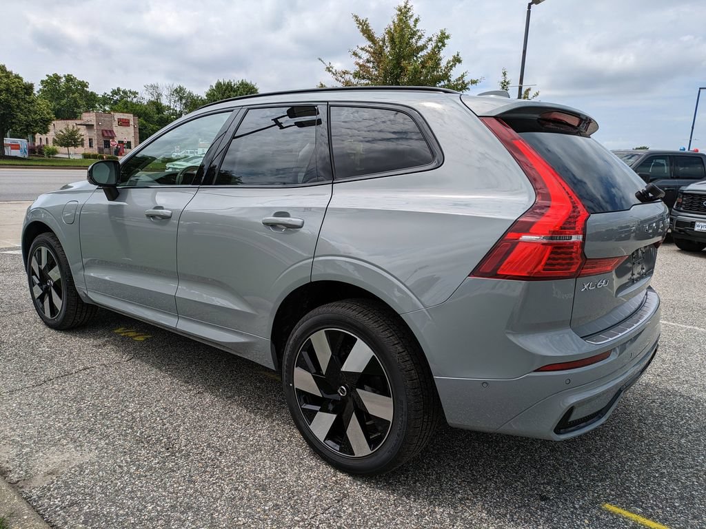 New 2025 Volvo XC60 T8 Plus w/ Protection Package Premier AWD/4WD image 6