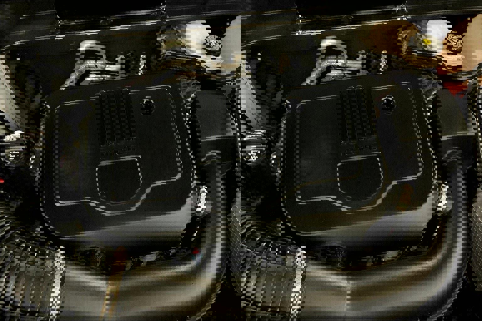 Used 2023 GMC Acadia SLE w/ Driver Convenience Package image 32