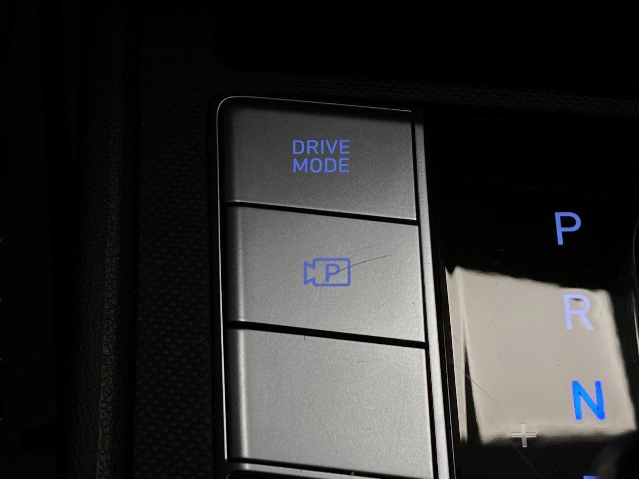 Certified 2025 Hyundai Elantra SEL image 26