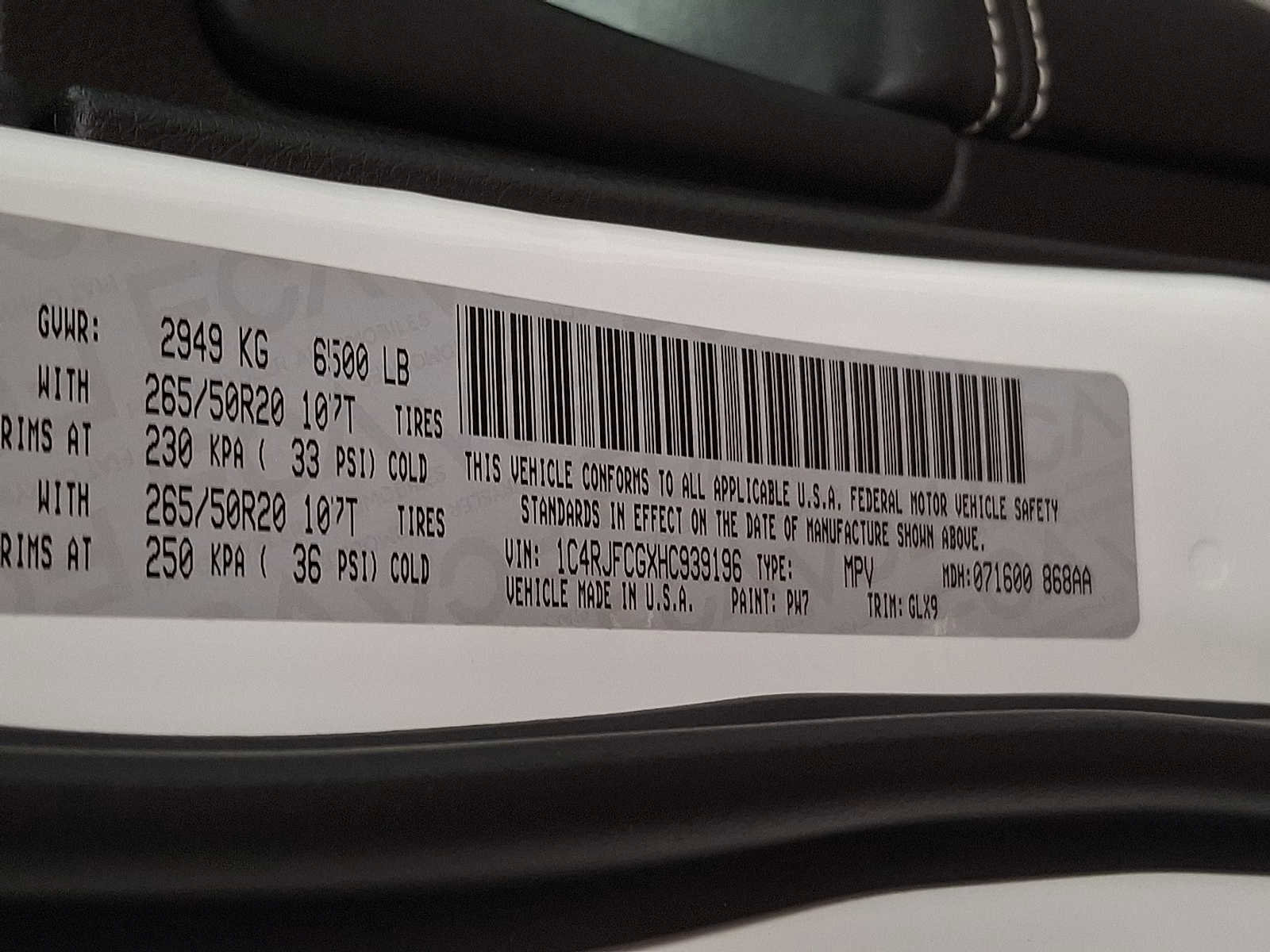 Used 2017 Jeep Grand Cherokee Overland image 26