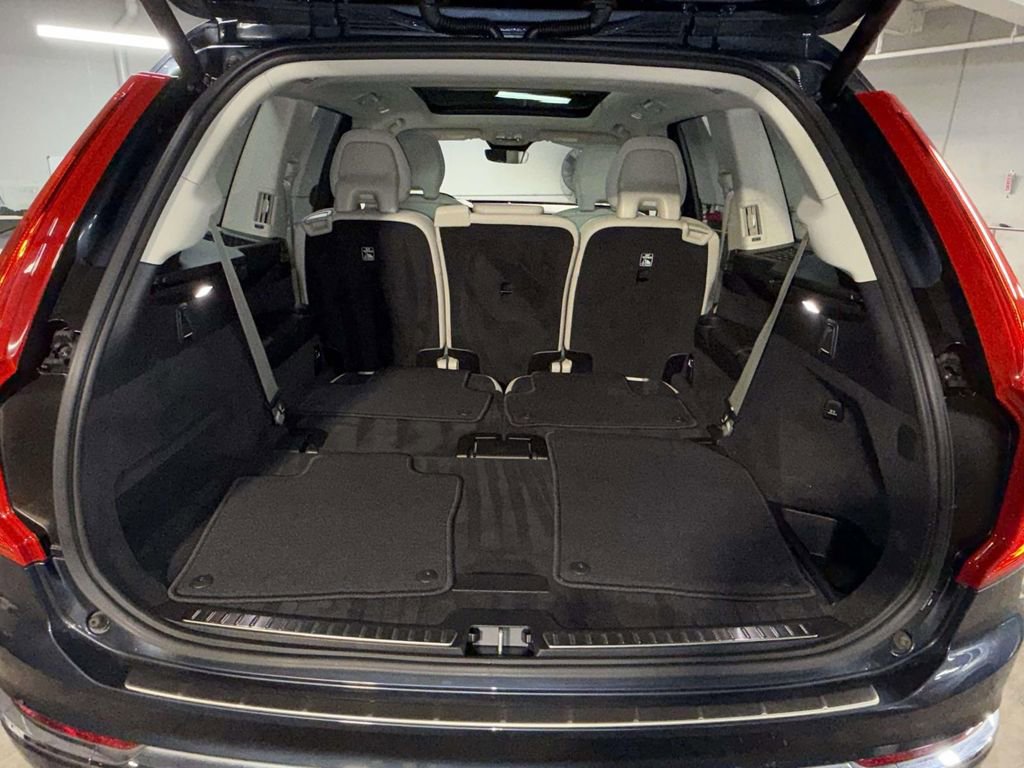 Used 2024 Volvo XC90 B6 Plus image 17