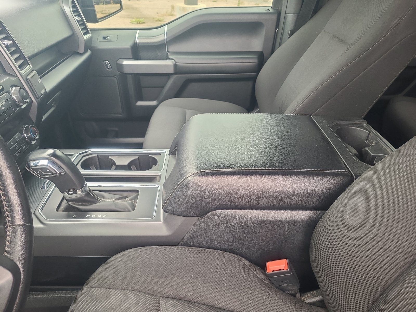 Used 2019 Ford F150 XLT w/ Equipment Group 302A Luxury AWD/4WD image 15
