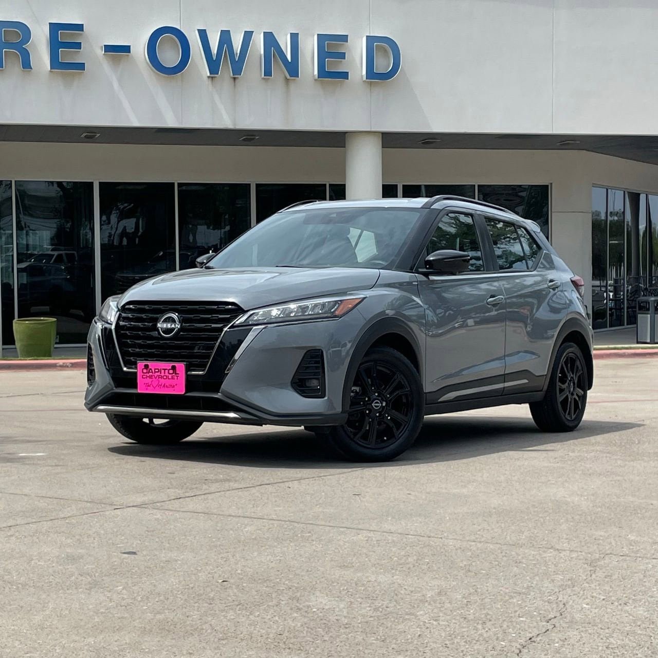 Used 2024 Nissan Kicks SR w/ SR Premium Package FWD image 2