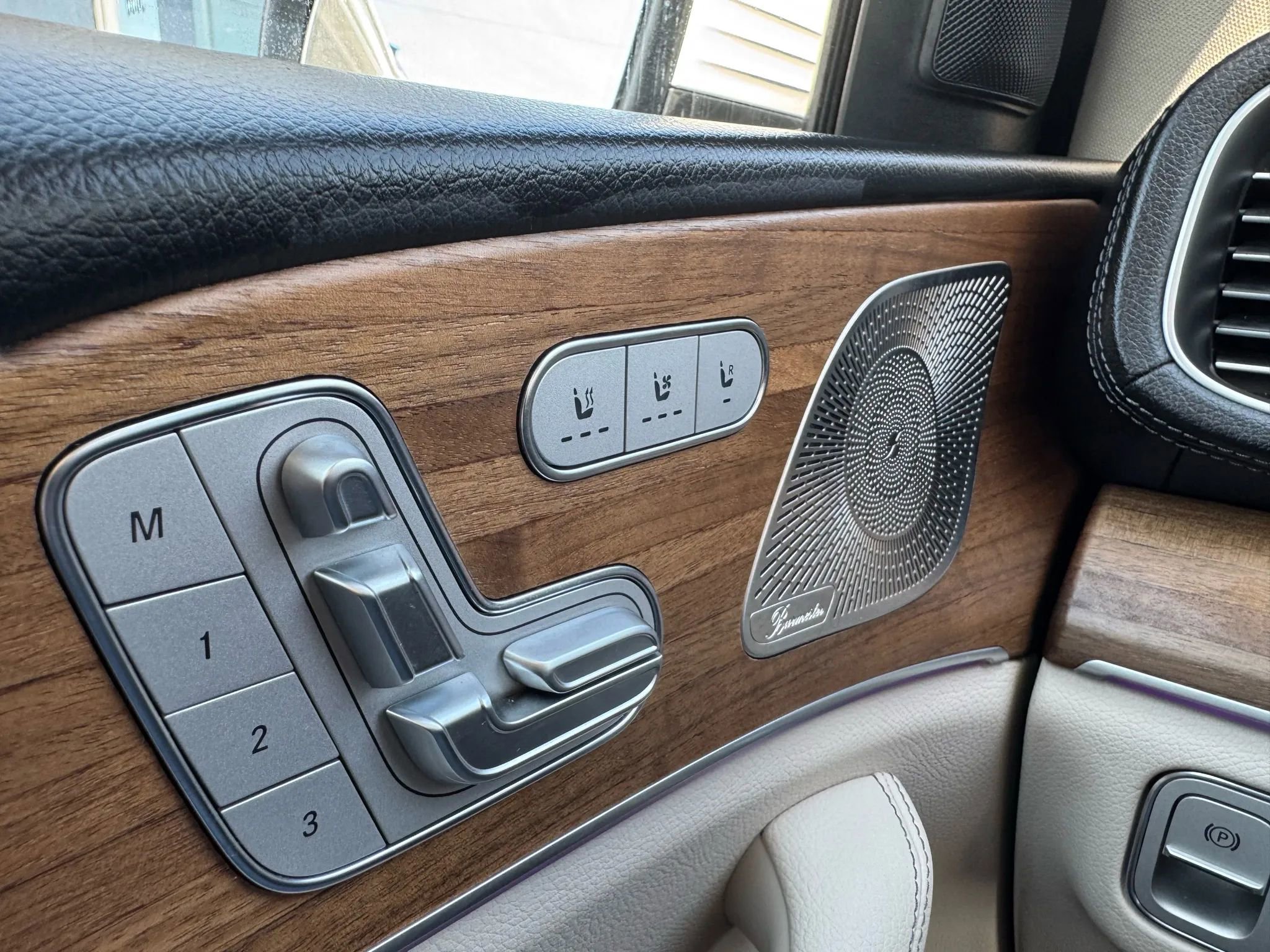 Used 2024 Mercedes-Benz GLS 450 4MATIC image 14