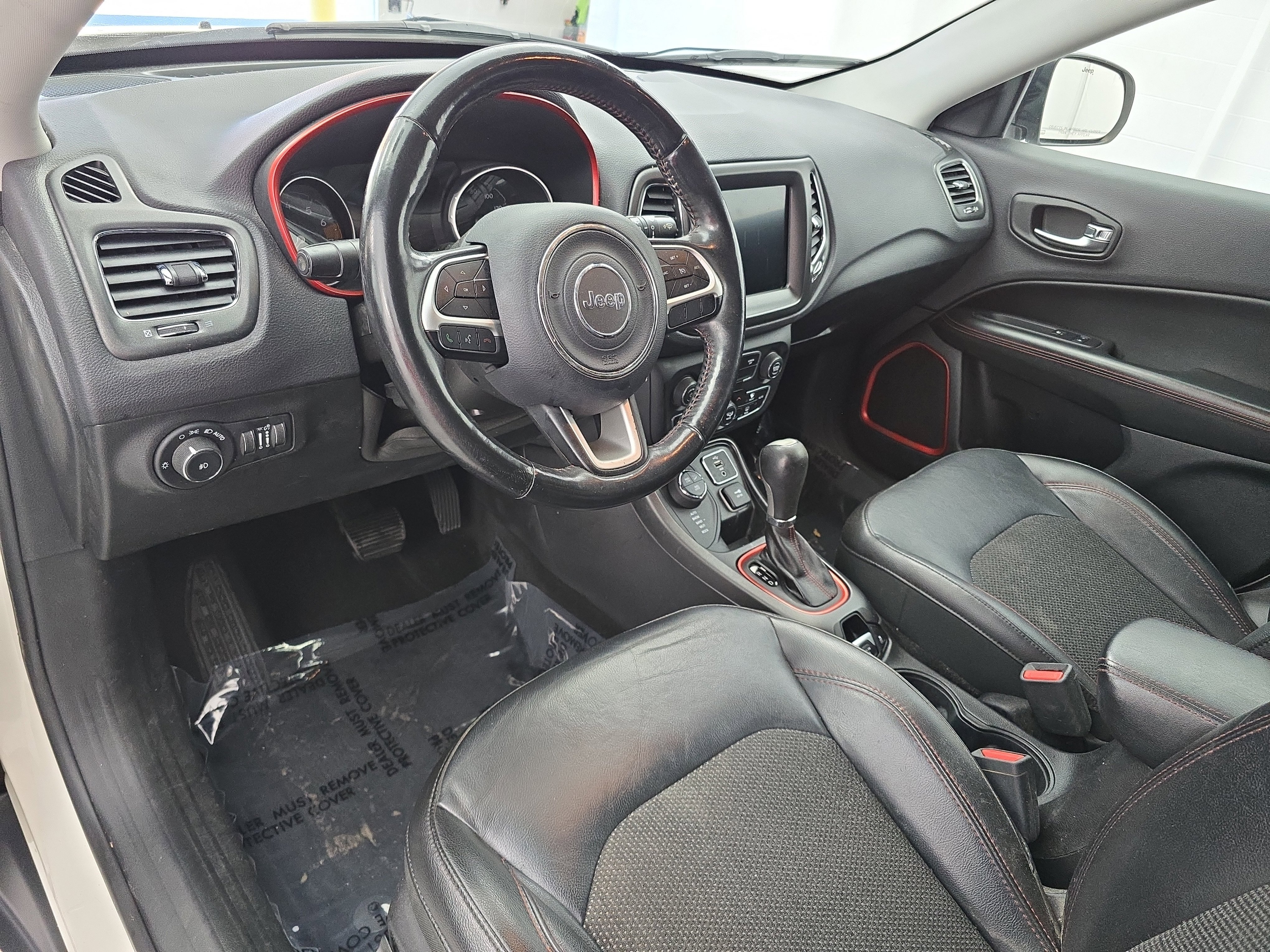 Used 2018 Jeep Compass Trailhawk w/ Cold Weather Group image 15