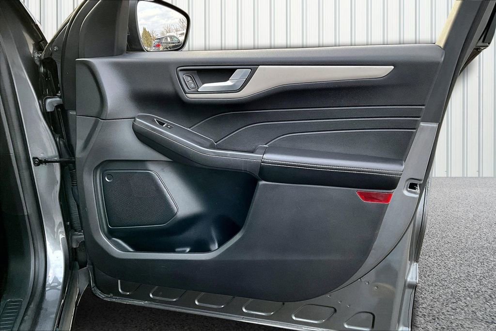 Used 2021 Ford Escape SEL image 27