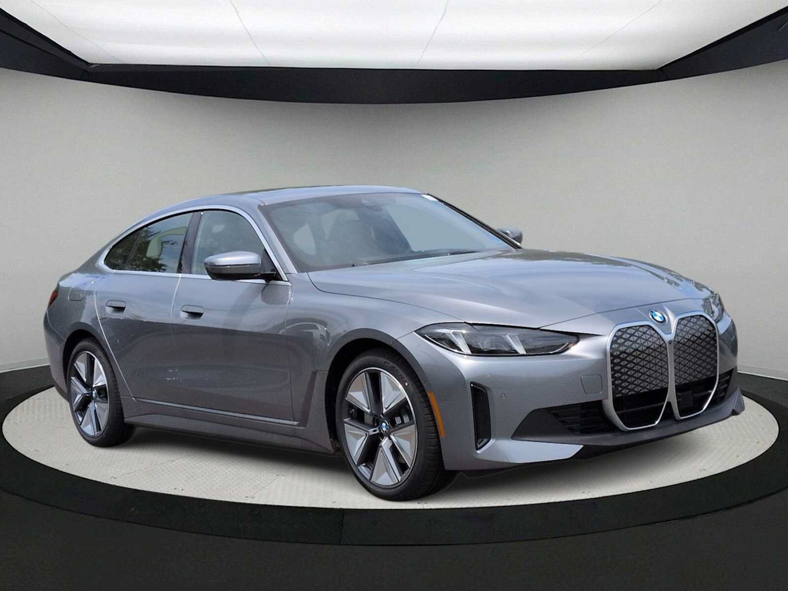 Used 2026 BMW i4 xDrive40i w/ Premium Package AWD/4WD image 2