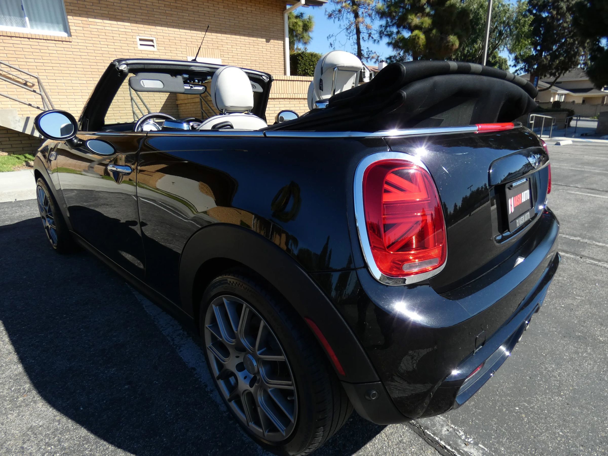 Used 2018 MINI Cooper S image 12