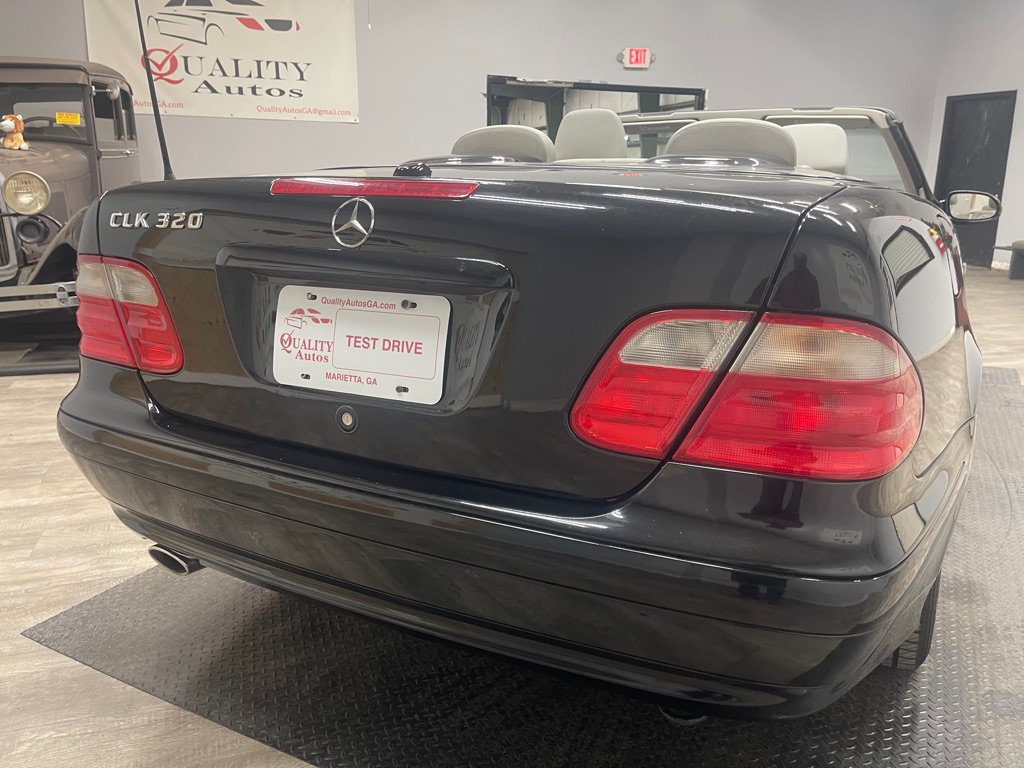 Used 2002 Mercedes-Benz CLK 320 Cabriolet image 8