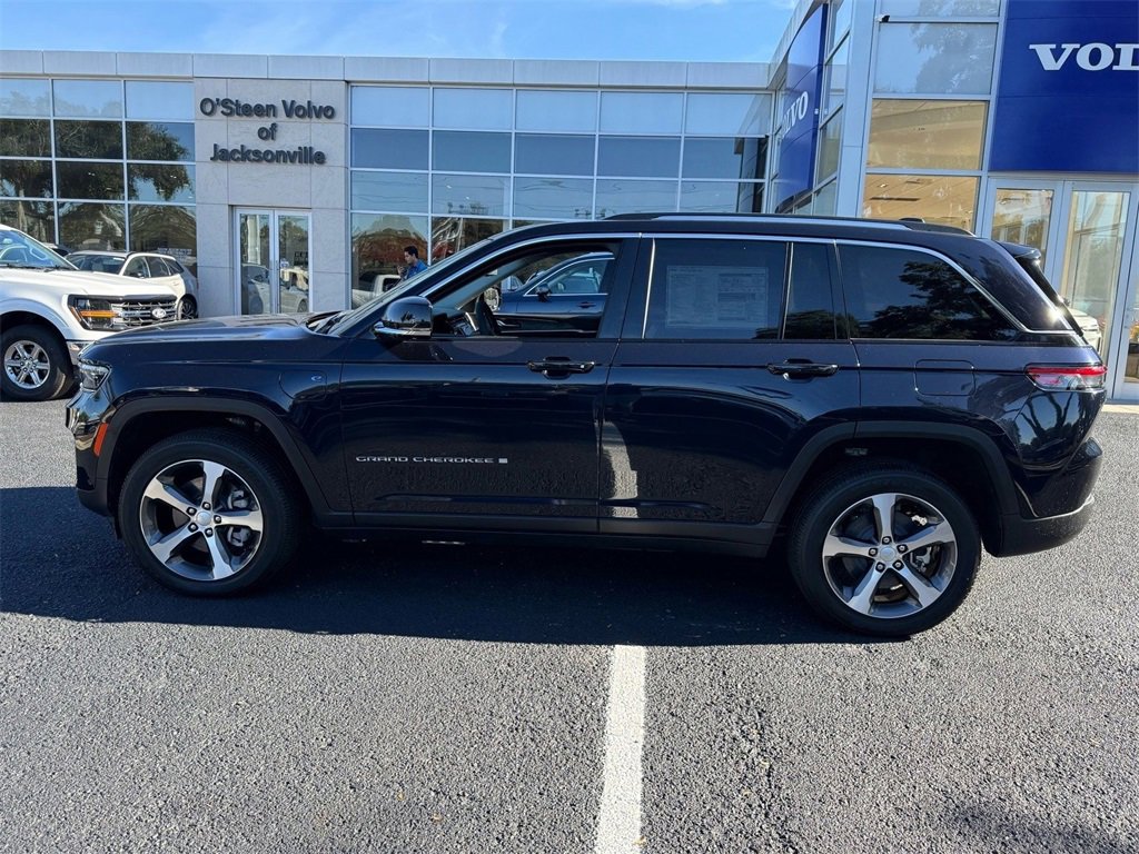 Used 2024 Jeep Grand Cherokee Limited 4xe w/ Luxury Tech Group II image 3