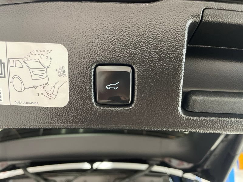 Used 2020 Ford Escape SEL FWD image 9