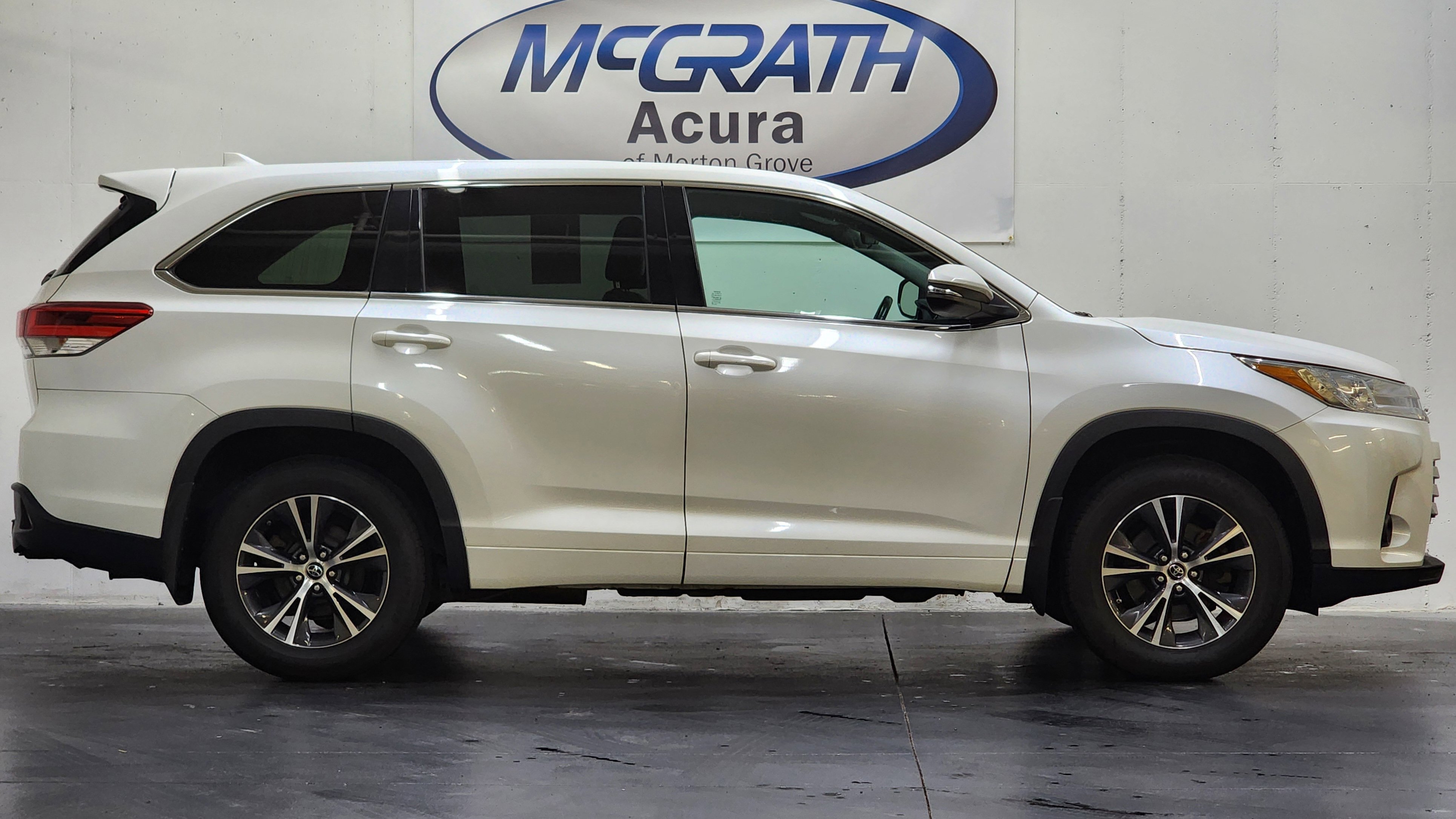 Used 2018 Toyota Highlander Plus image 3