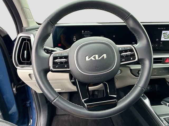 Used 2025 Kia Sorento S image 13