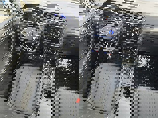 Used 2024 Volkswagen Tiguan SE image 30