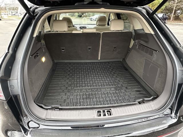 Used 2019 Lincoln Nautilus Reserve image 13