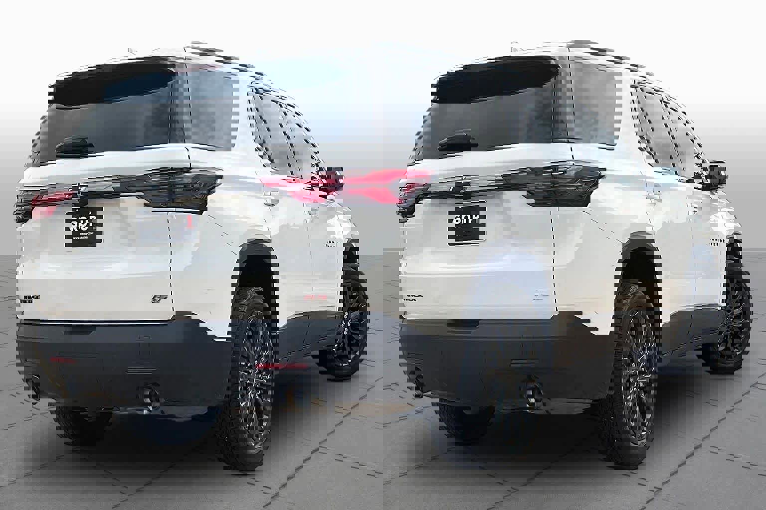 Used 2023 Chevrolet Traverse RS image 13