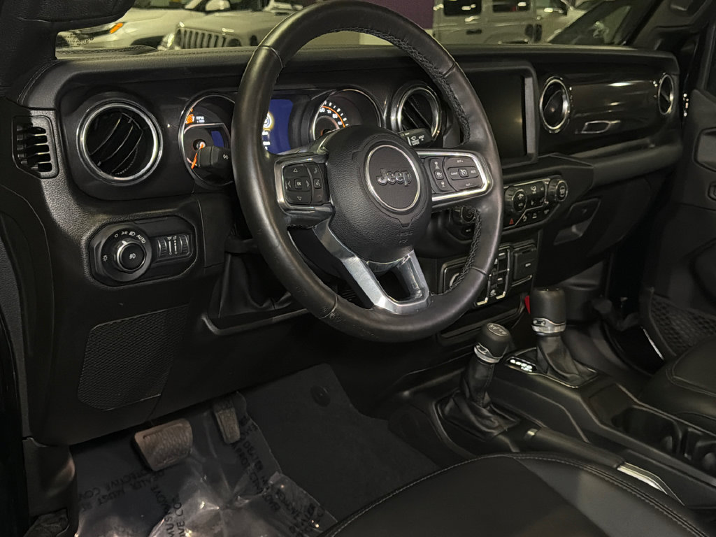 Used 2022 Jeep Wrangler Unlimited Sahara AWD/4WD image 18