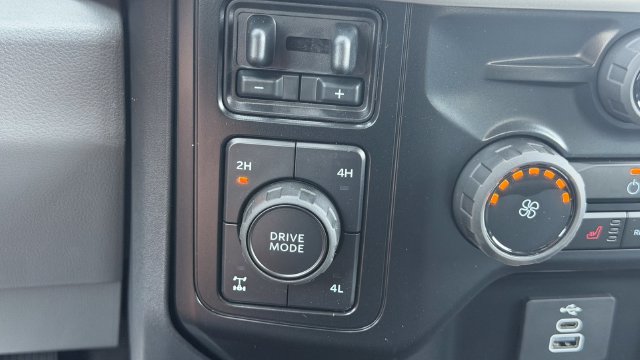 New 2026 Ford F350 XLT w/ XLT Premium Package AWD/4WD image 24