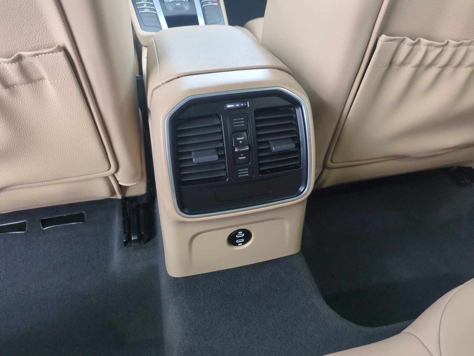 Certified 2020 Porsche Macan AWD/4WD image 19