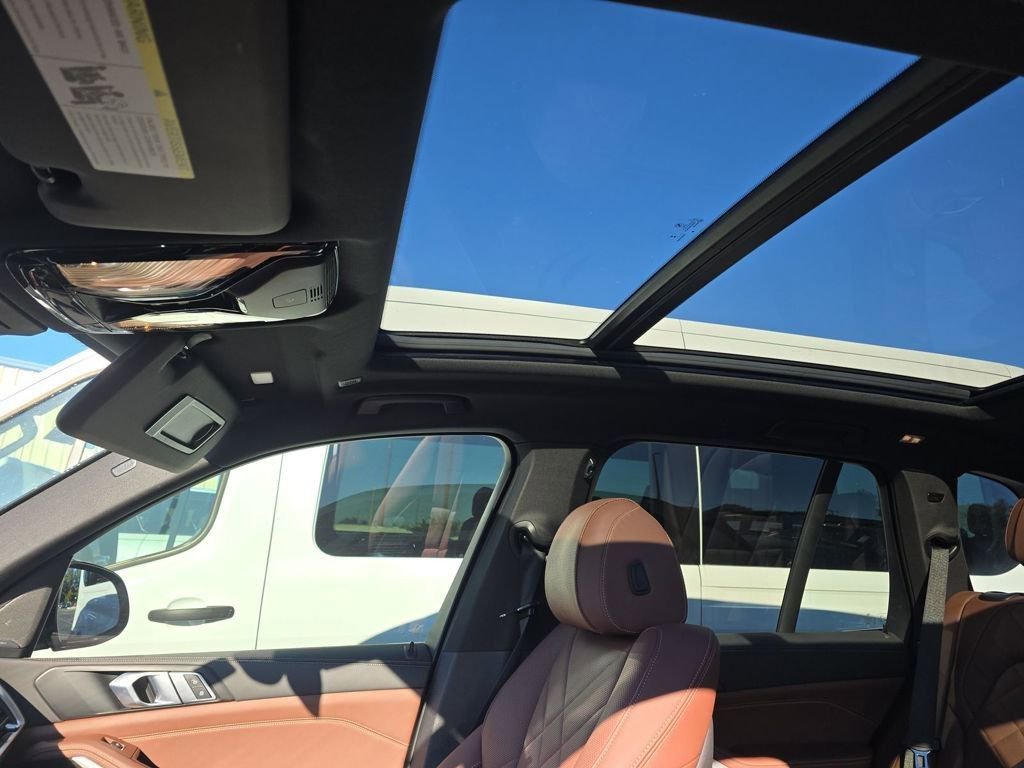 Used 2024 BMW X5 sDrive40i w/ M Sport Package image 18