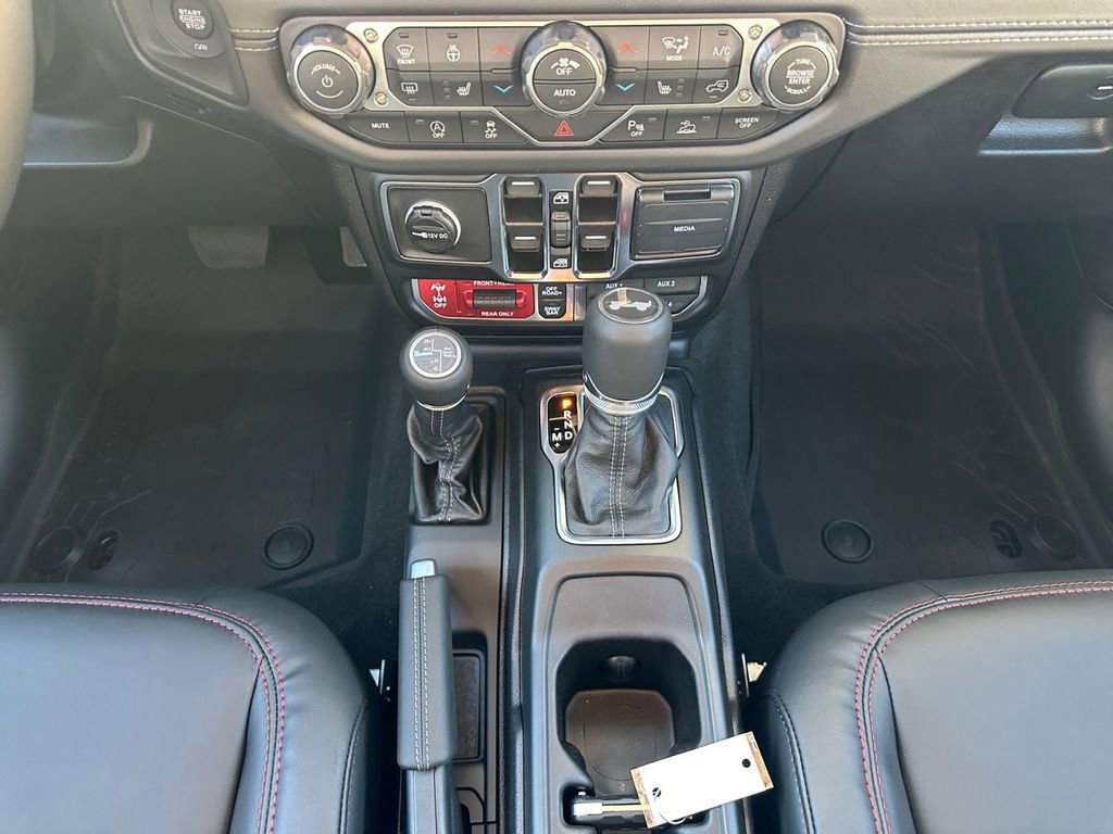 New 2026 Jeep Wrangler Unlimited Rubicon AWD/4WD image 13
