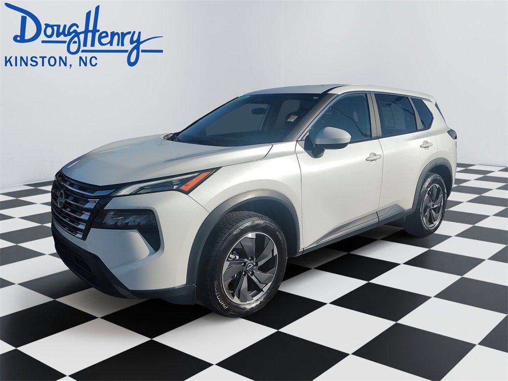 Used 2024 Nissan Rogue SV image 1