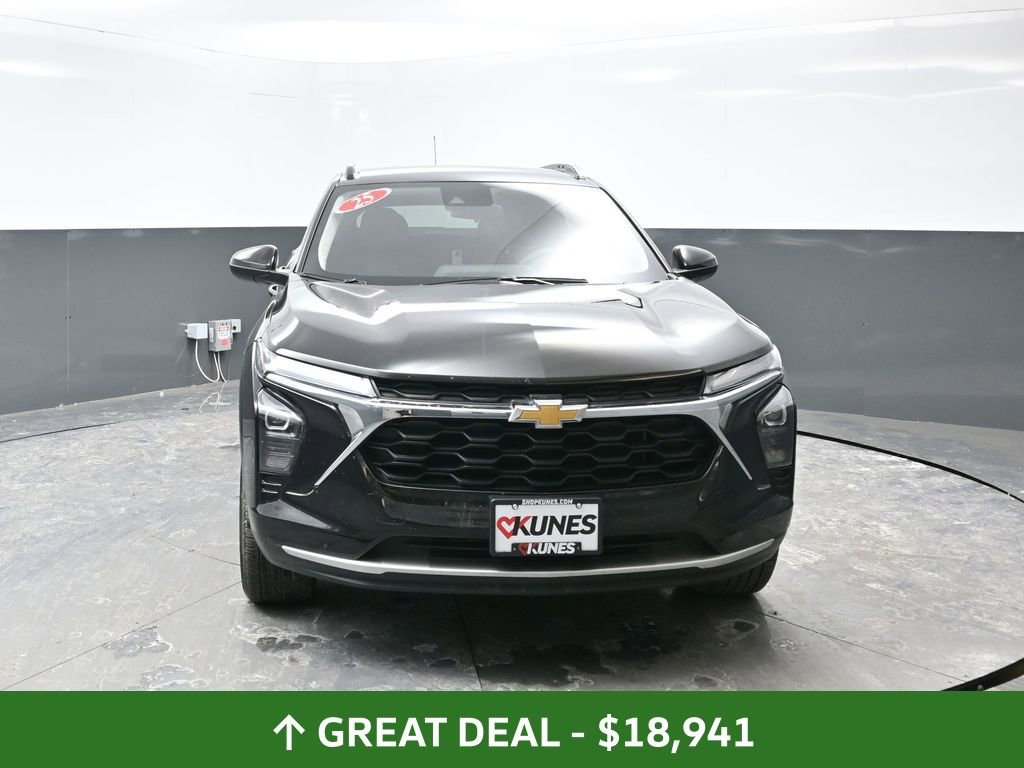 Used 2025 Chevrolet Trax LT image 7