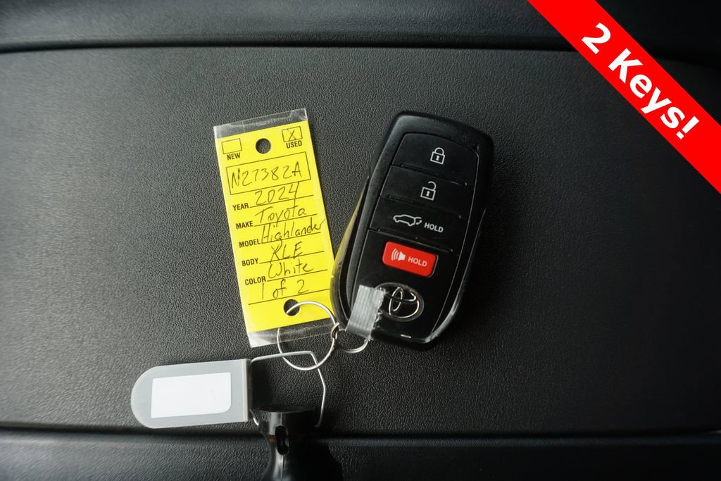 Certified 2024 Toyota Highlander XLE AWD/4WD image 35
