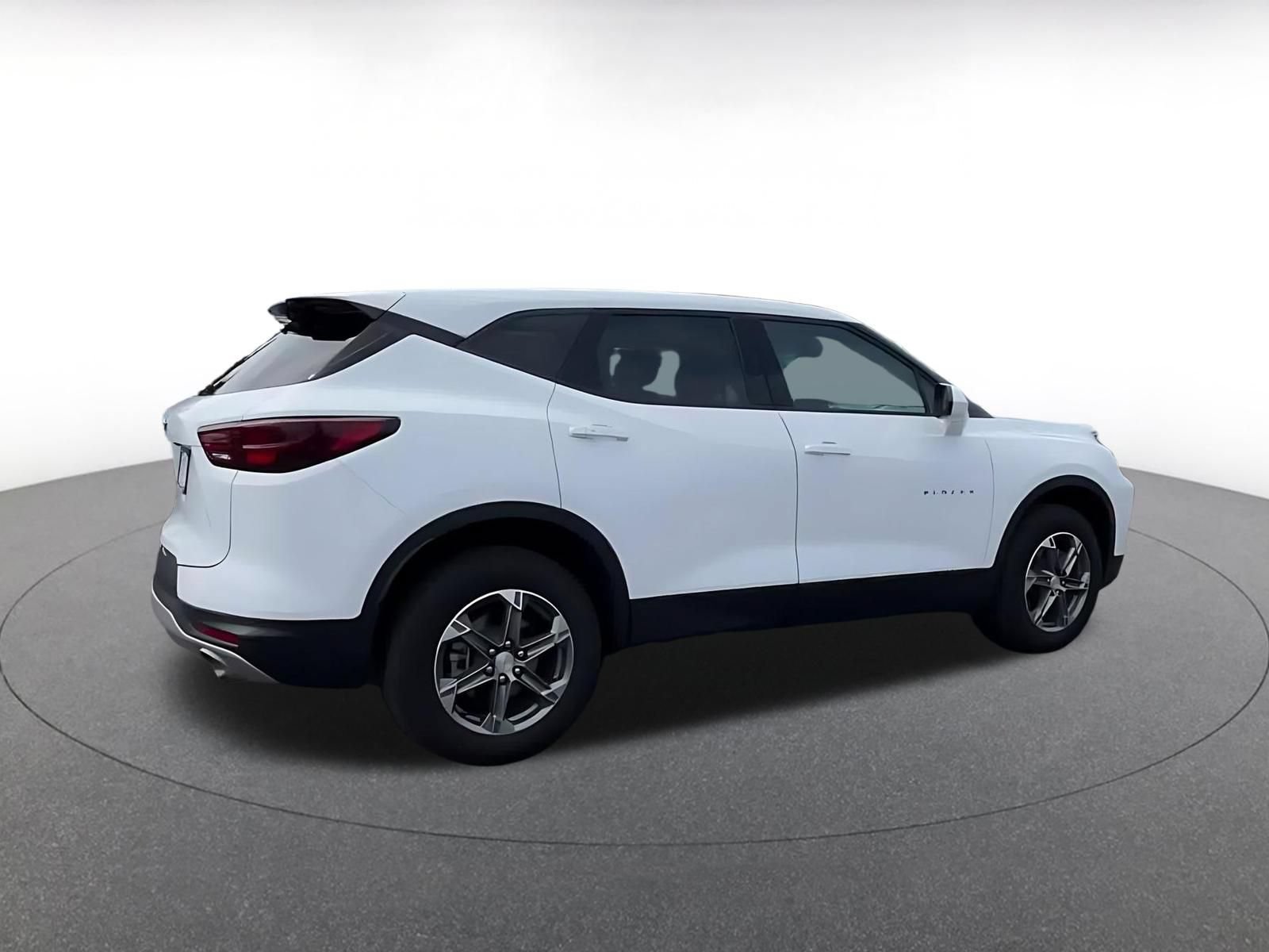 Used 2025 Chevrolet Blazer LT FWD image 15