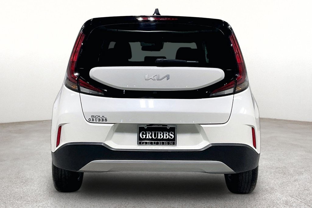 Used 2025 Kia Soul LX w/ LX Technology Package FWD image 5