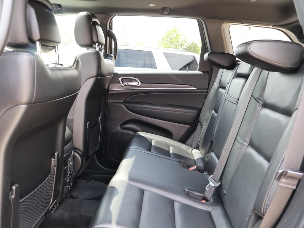 Used 2022 Jeep Grand Cherokee Limited w/ Tech Group AWD/4WD image 17