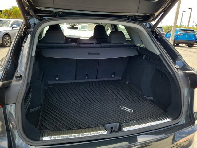 Certified 2025 Audi Q5 Premium w/ Premium Plus AWD/4WD image 8