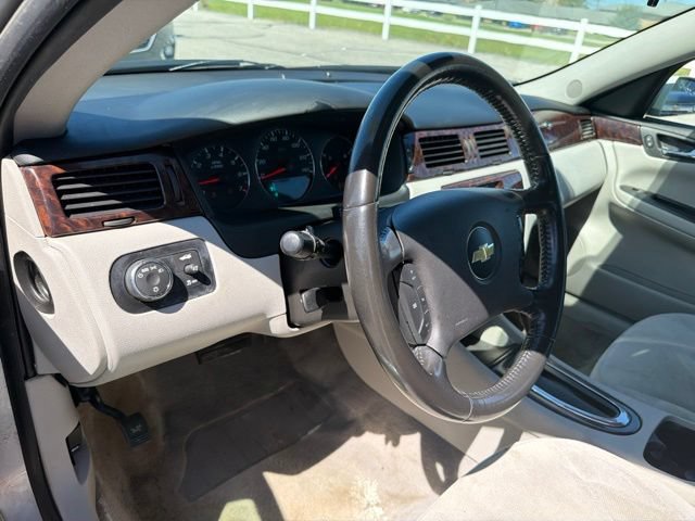 Used 2014 Chevrolet Impala LT w/ LT Sunroof Package FWD image 15