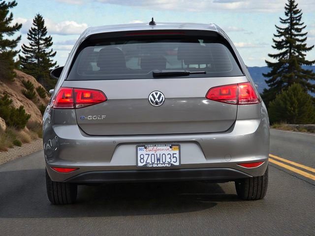 Used 2016 Volkswagen e-Golf SEL Premium image 6